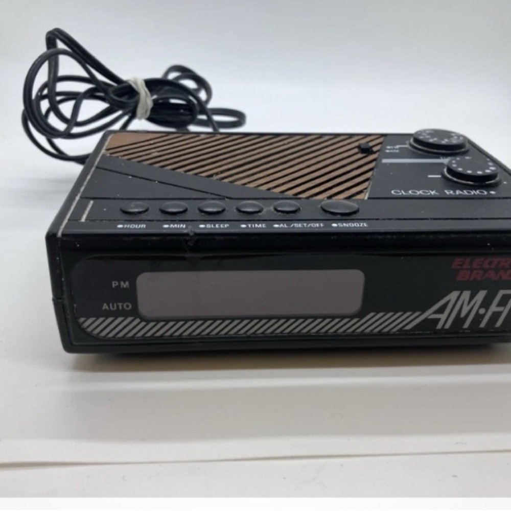 Black AM/FM Clock Radio electro brand